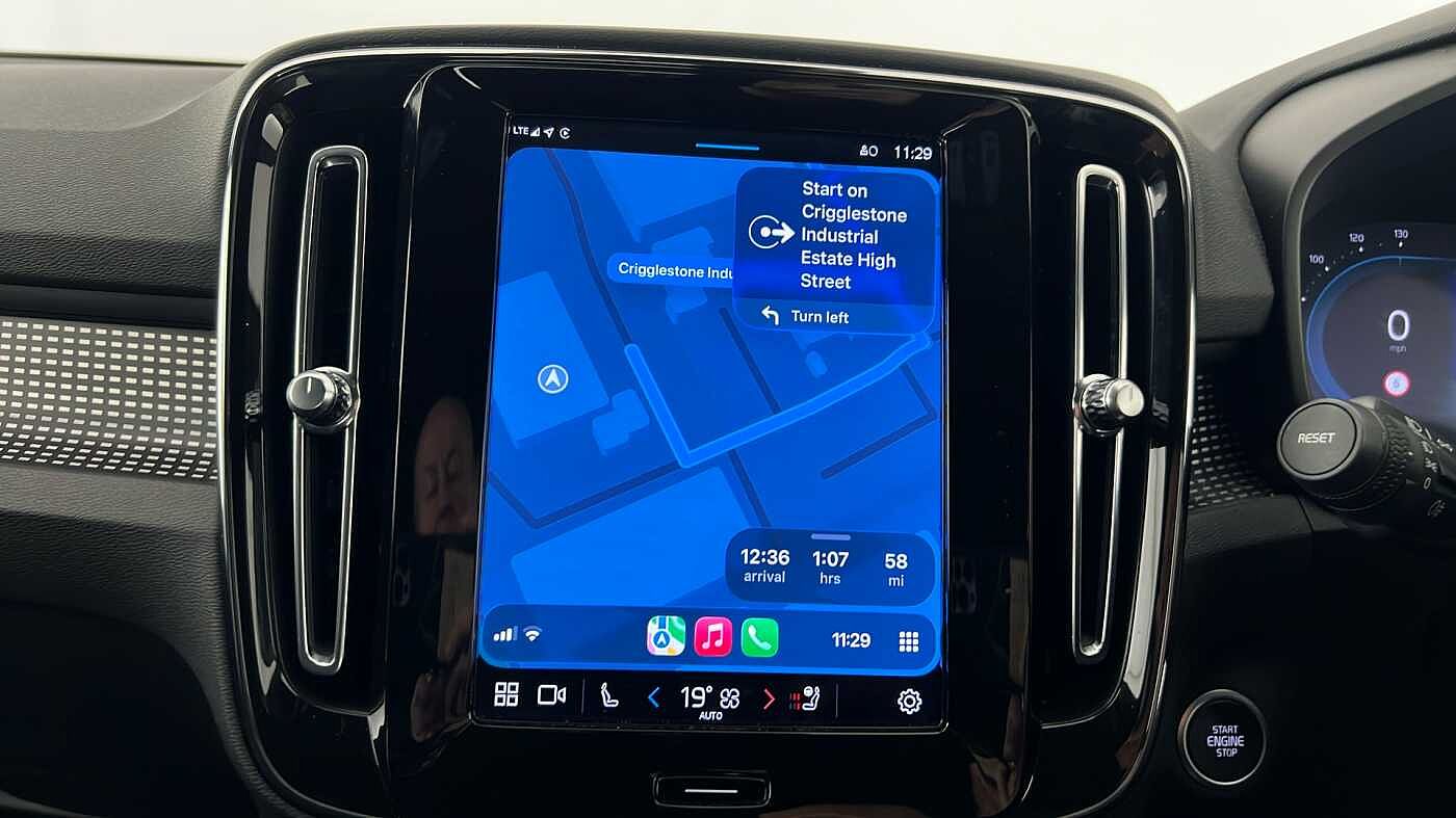 Used Volvo XC40 2023 for sale - 77235493: Photo 38