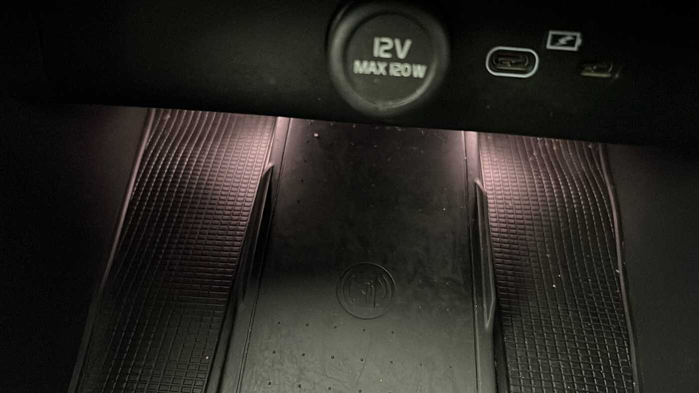 Used Volvo XC40 2023 for sale - 77235493: Photo 41