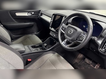 Used Volvo XC40 2023 for sale - 76796379: Photo