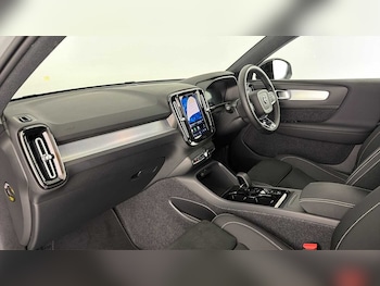 Used Volvo XC40 2026 for sale - 79392654: Photo
