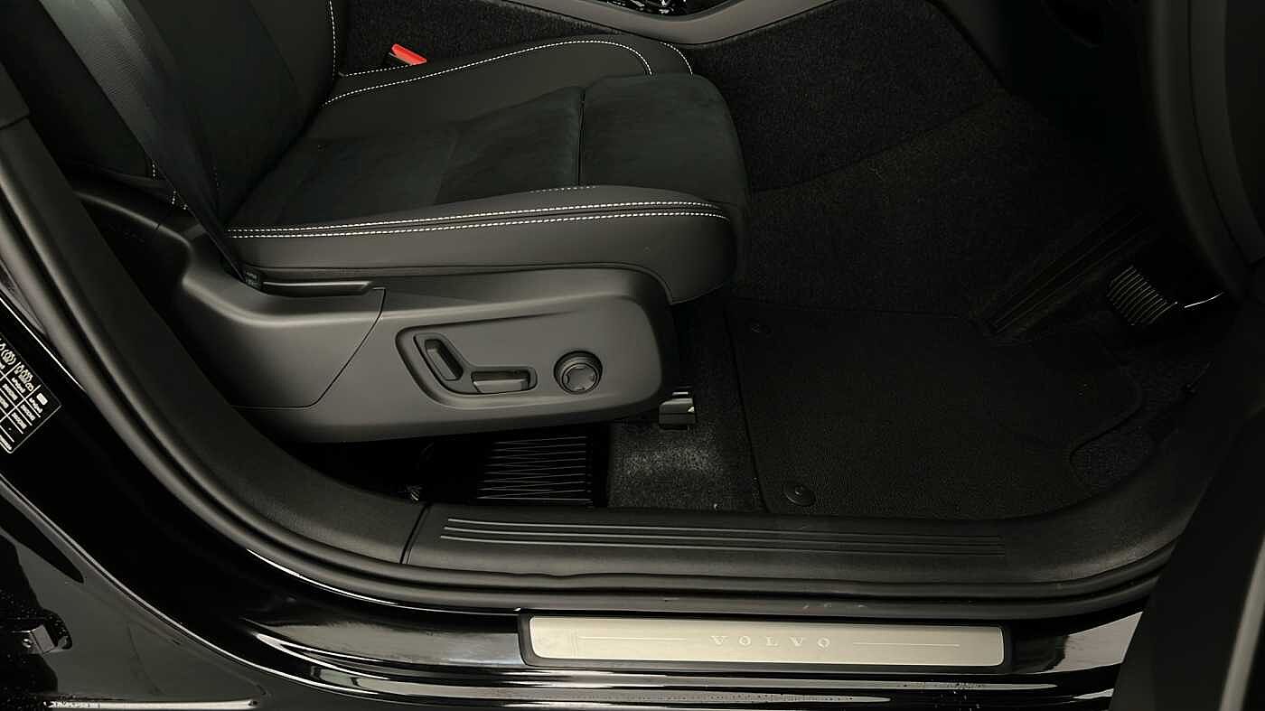 Used Volvo XC40 2025 for sale - 77137724: Photo 32