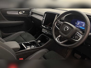 Used Volvo XC40 2025 for sale - 78523601: Photo