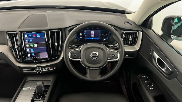 Used Volvo XC60 2023 for sale - 75652761: Photo 11