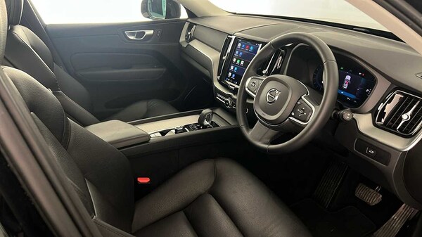 Used Volvo XC60 2023 for sale - 75652761: Photo 15