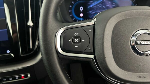Used Volvo XC60 2023 for sale - 75652761: Photo 18