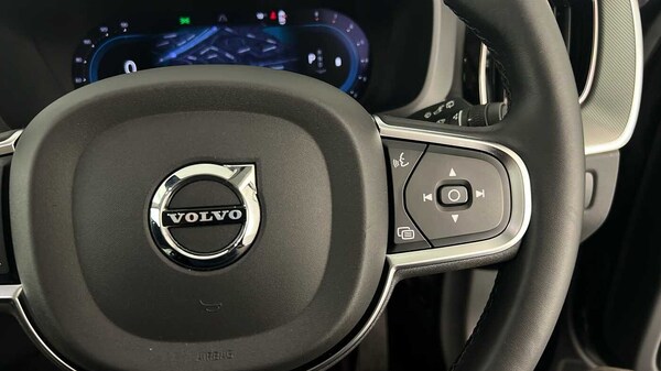 Used Volvo XC60 2023 for sale - 75652761: Photo 19