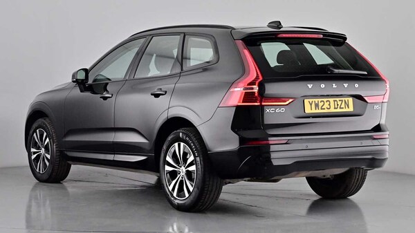 Used Volvo XC60 2023 for sale - 75652761: Photo 2