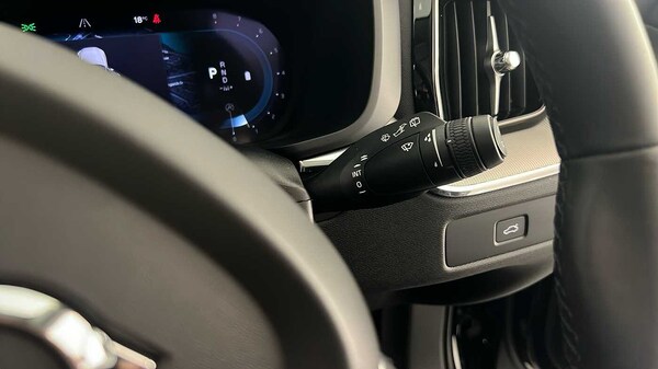 Used Volvo XC60 2023 for sale - 75652761: Photo 31