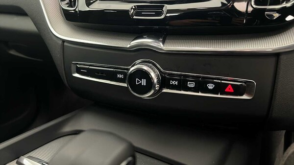 Used Volvo XC60 2023 for sale - 75652761: Photo 40