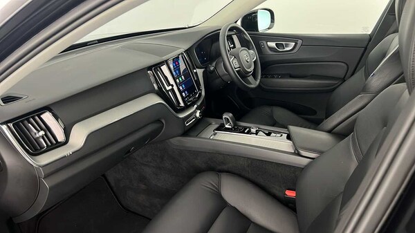 Used Volvo XC60 2023 for sale - 75652761: Photo 9