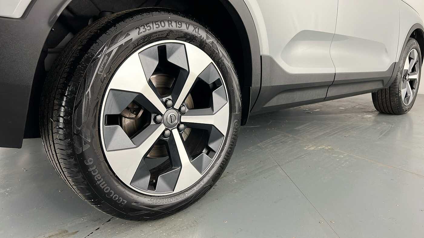 Used Volvo XC40 2025 for sale - 76780317: Photo 31