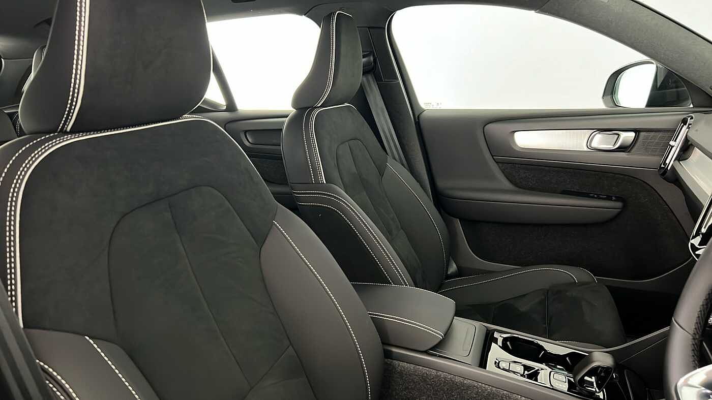 Used Volvo XC40 2025 for sale - 76780317: Photo 35