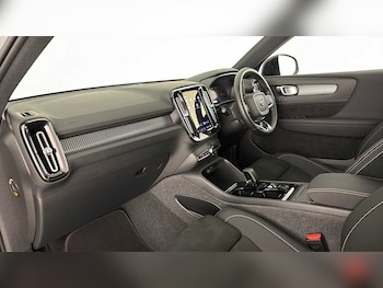 Used Volvo XC40 2024 for sale - 79120624: Photo