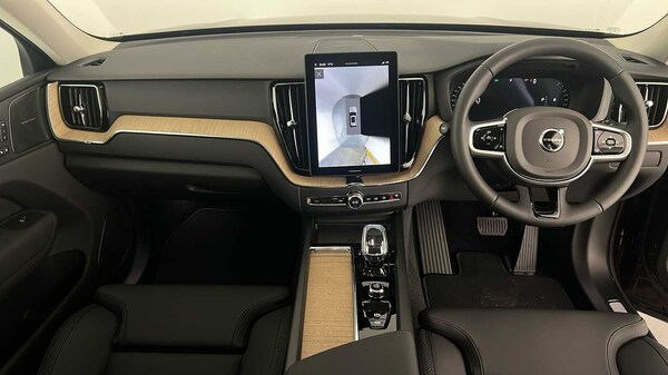 Used Volvo XC60 2025 for sale - 76276255: Photo 11