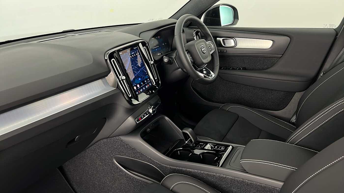 Used Volvo XC40 2025 for sale - 77532033: Photo 3