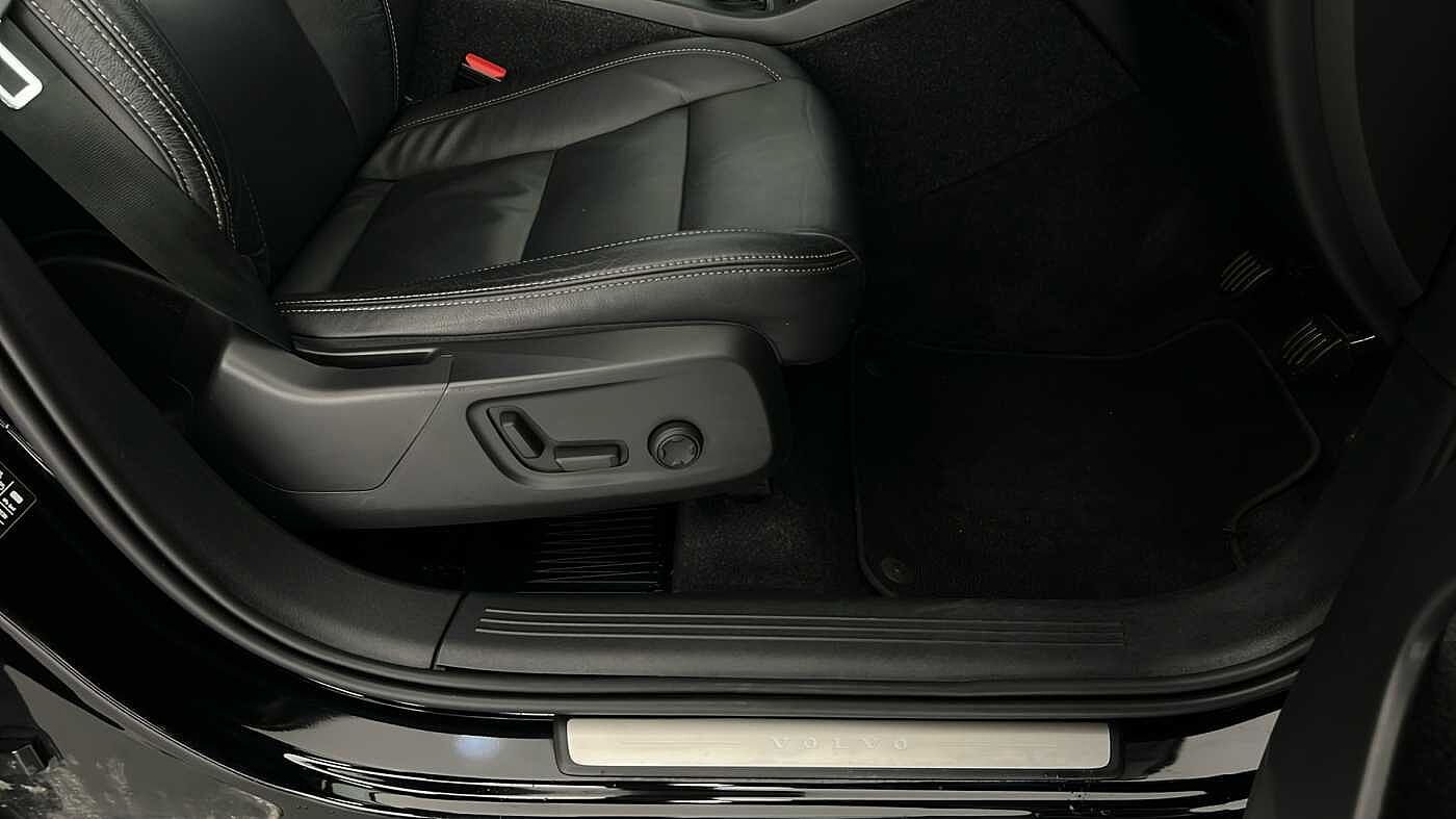 Used Volvo XC40 2022 for sale - 76556895: Photo 34