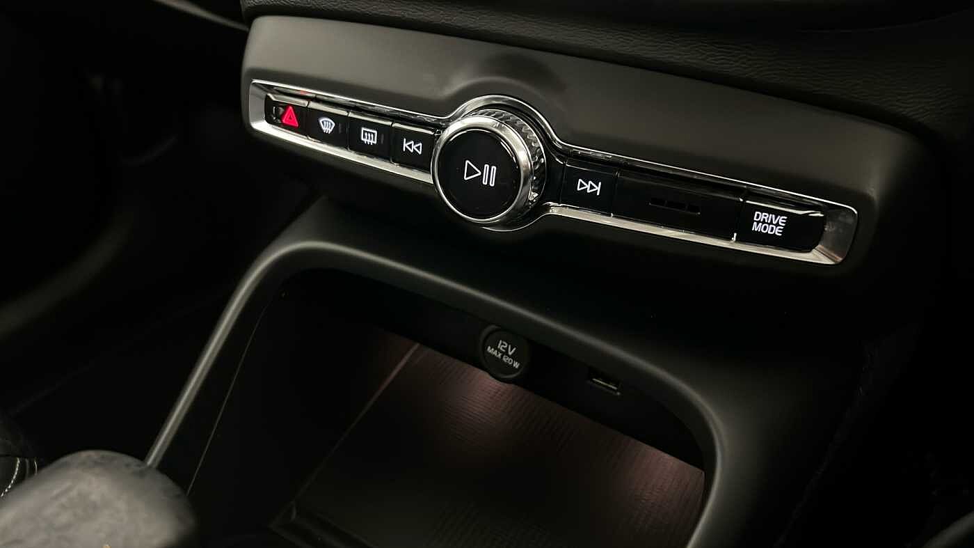 Used Volvo XC40 2022 for sale - 76556895: Photo 44