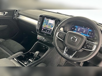 Used Volvo XC40 2025 for sale - 79468794: Photo