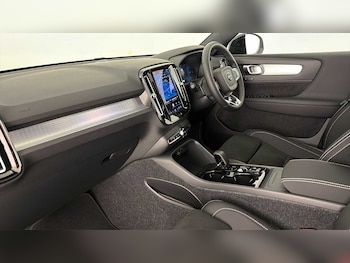 Used Volvo XC40 2026 for sale - 79446011: Photo