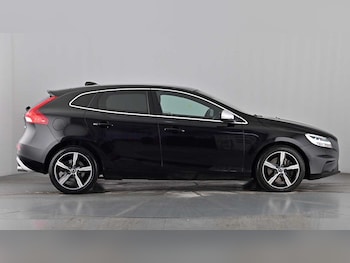 Used Volvo V40 2019 for sale - 78984268: Photo