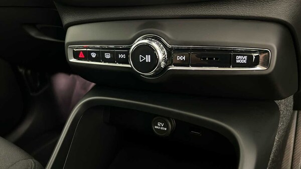 Used Volvo XC40 2022 for sale - 76344167: Photo 33