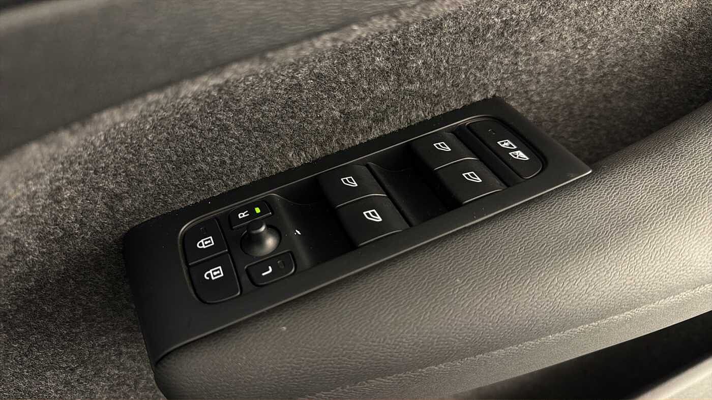 Used Volvo XC40 2023 for sale - 77312366: Photo 36