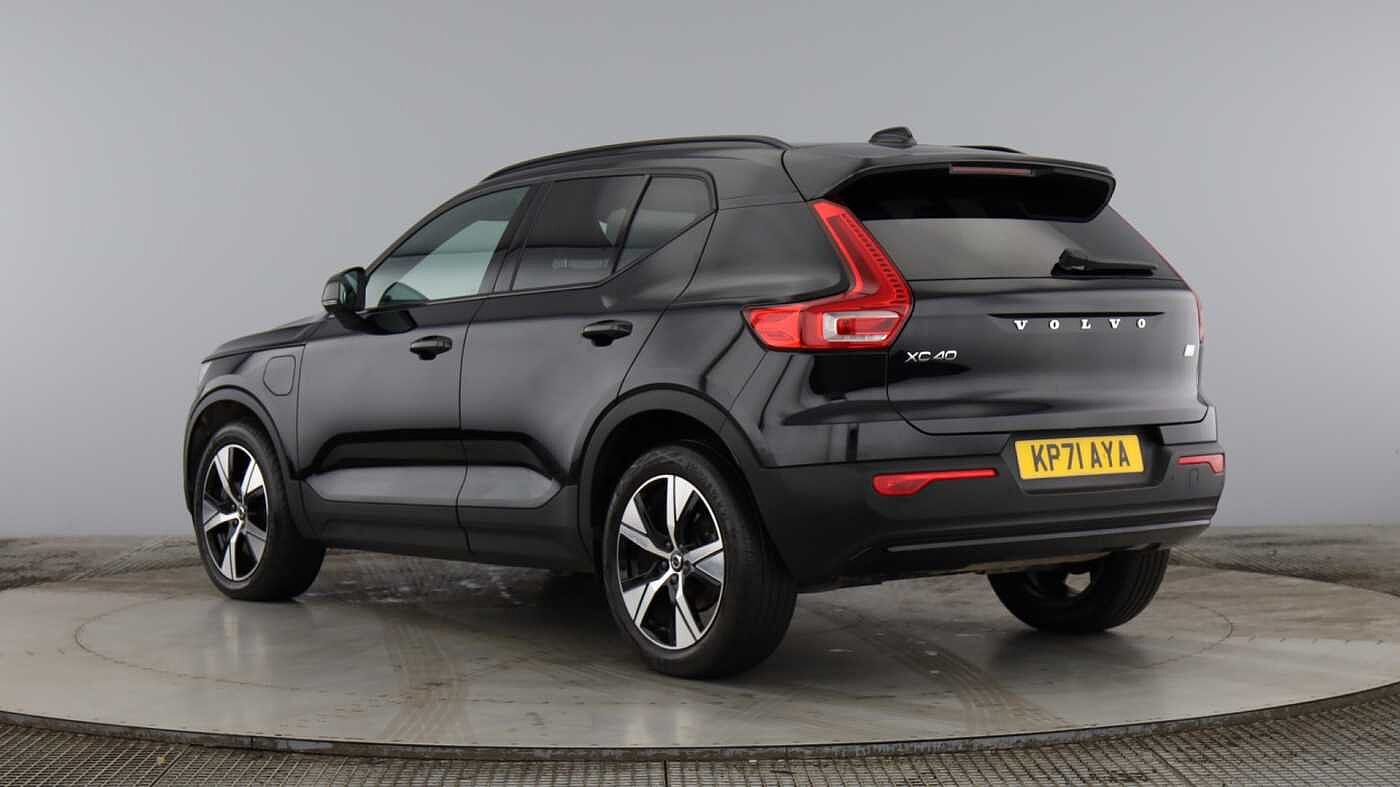 Used Volvo XC40 2021 for sale - 76344148: Photo 2