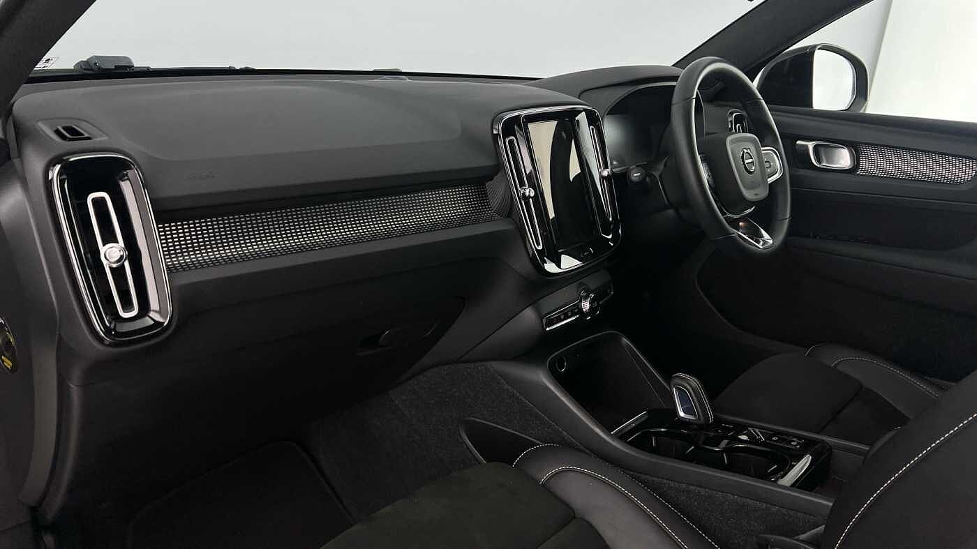 Used Volvo XC40 2021 for sale - 76344148: Photo 3