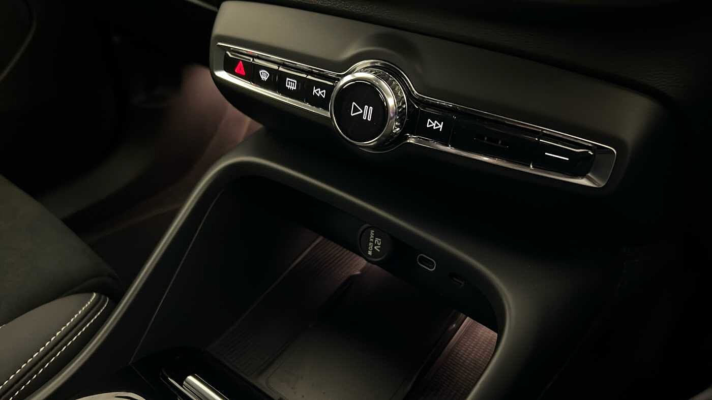 Used Volvo XC40 2022 for sale - 76664383: Photo 46