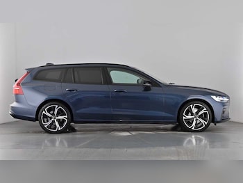 Used Volvo V60 2025 for sale - 79070953: Photo