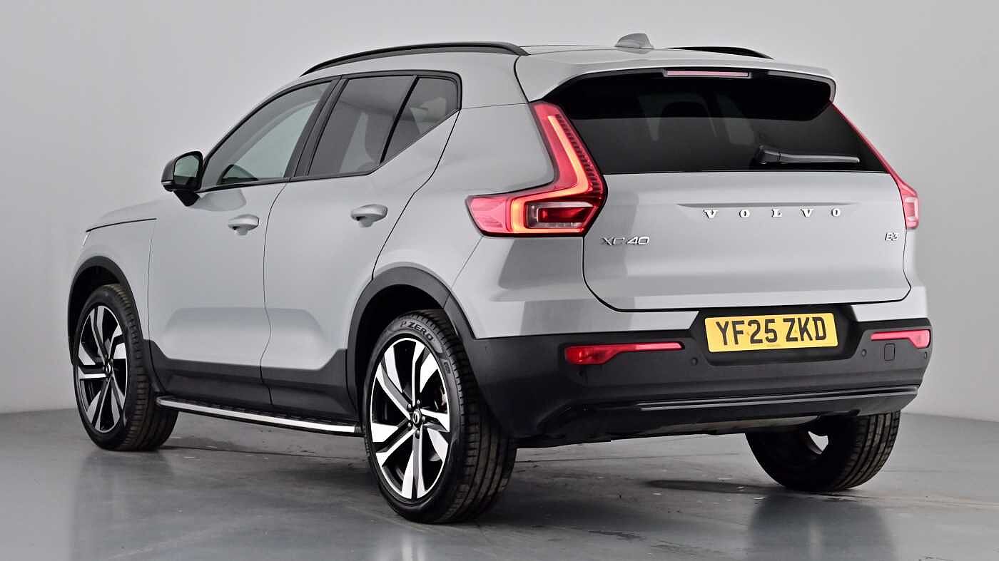Used Volvo XC40 2025 for sale - 76780312: Photo 2