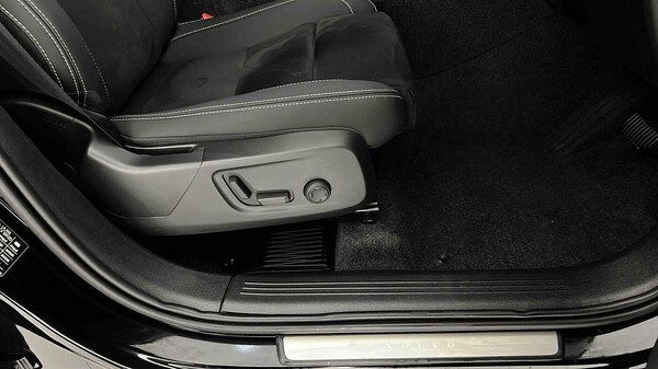 Used Volvo XC40 2024 for sale - 75481156: Photo 32