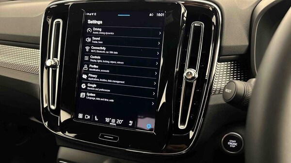 Used Volvo XC40 2024 for sale - 75481156: Photo 41