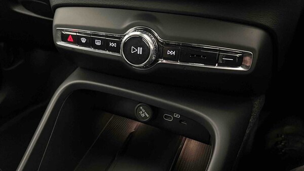Used Volvo XC40 2024 for sale - 75481156: Photo 46