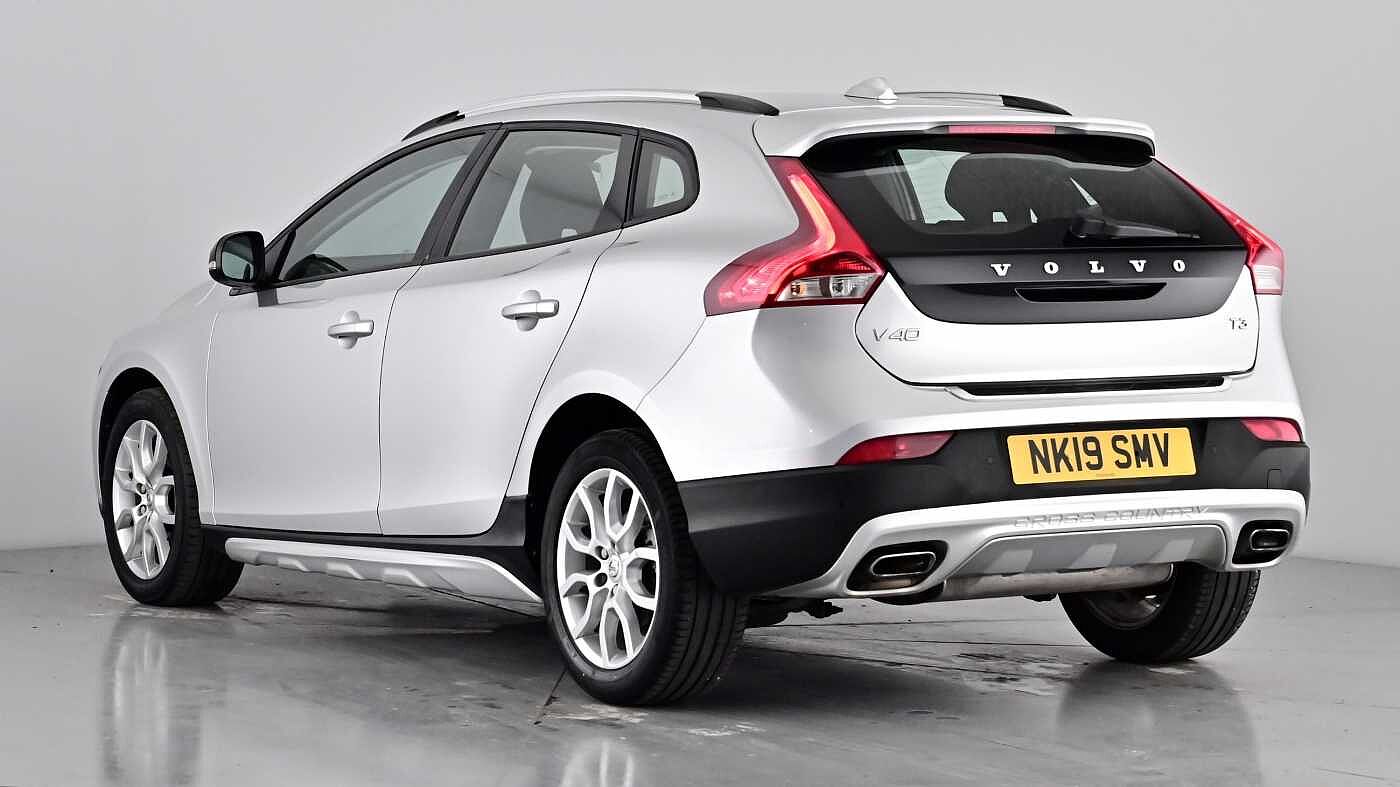 Used Volvo V40 2019 for sale - 76172297: Photo 2