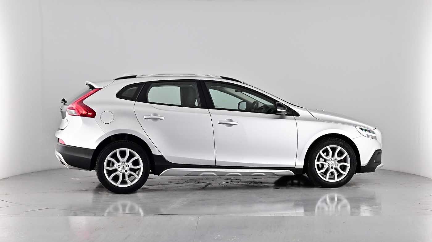 Used Volvo V40 2019 for sale - 76172297: Photo 40