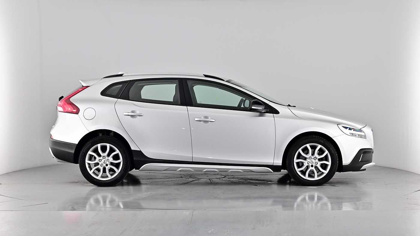 Used Volvo V40 2019 for sale - 76172297: Photo 41
