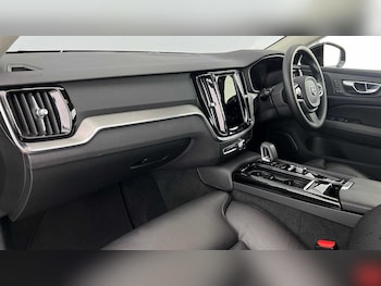 Used Volvo V60 2022 for sale - 76302264: Photo