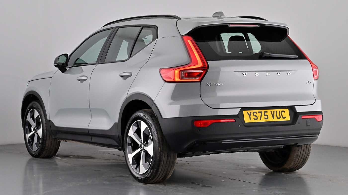 Used Volvo XC40 2025 for sale - 77151424: Photo 2