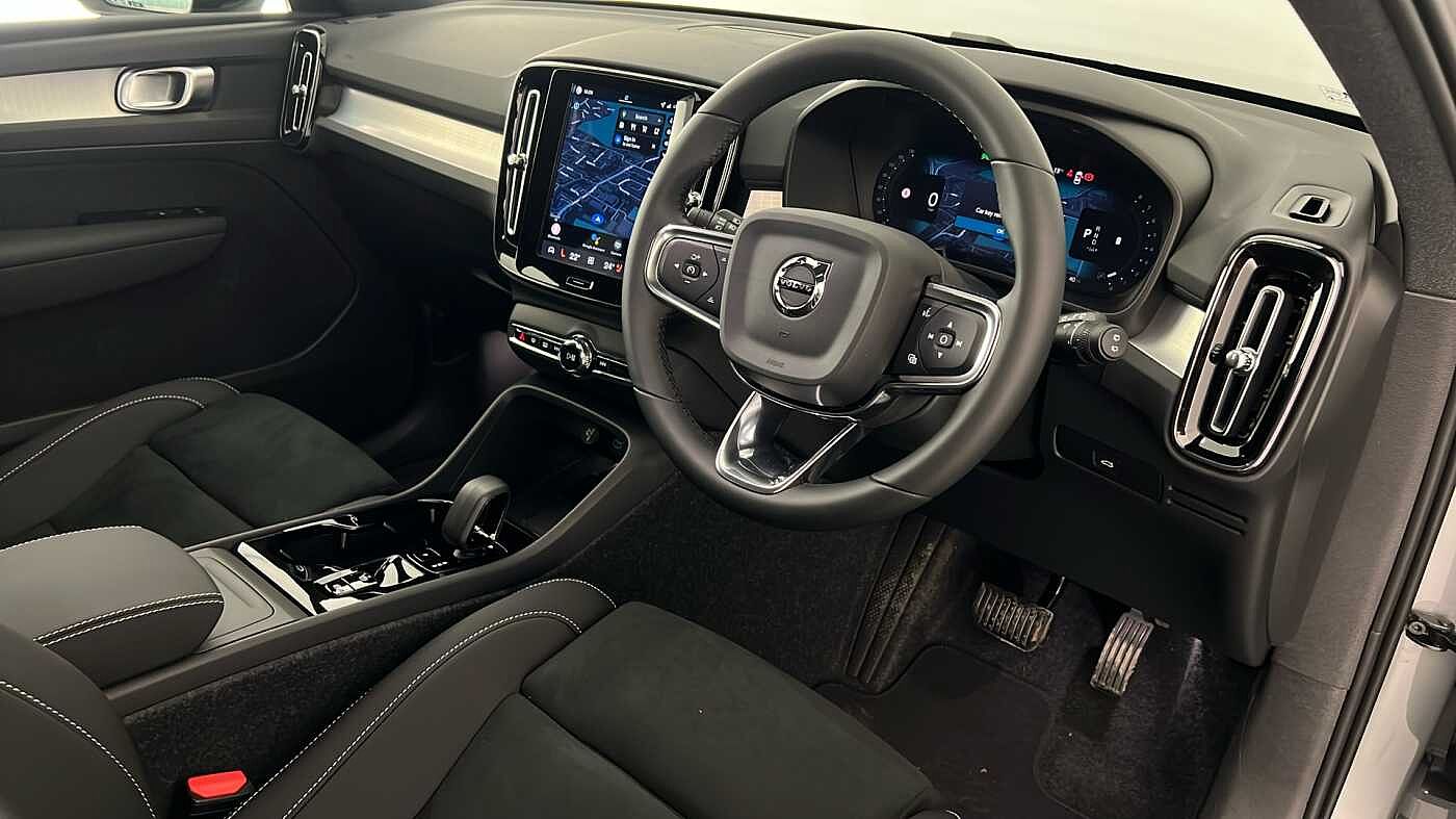 Used Volvo XC40 2025 for sale - 77151424: Photo 3