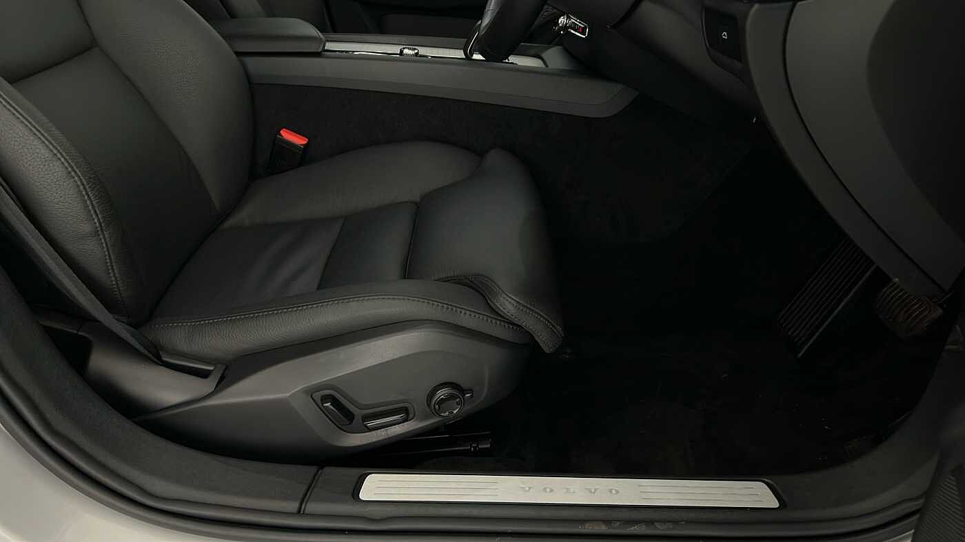 Used Volvo V60 2025 for sale - 76796385: Photo 32