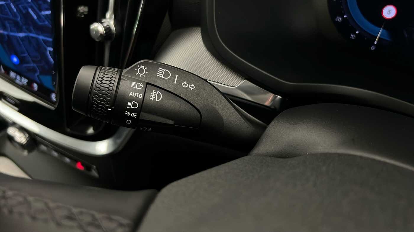 Used Volvo V60 2025 for sale - 76796385: Photo 37