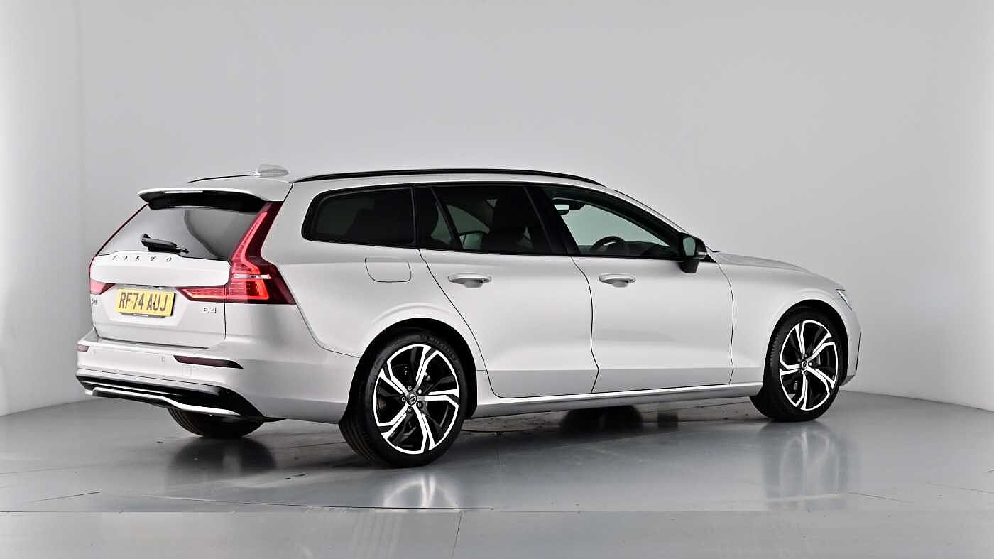 Used Volvo V60 2025 for sale - 76796385: Photo 76