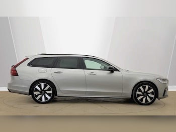 Used Volvo V90 2025 for sale - 78656599: Photo