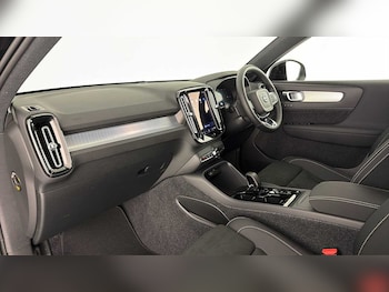 Used Volvo XC40 2026 for sale - 79367094: Photo
