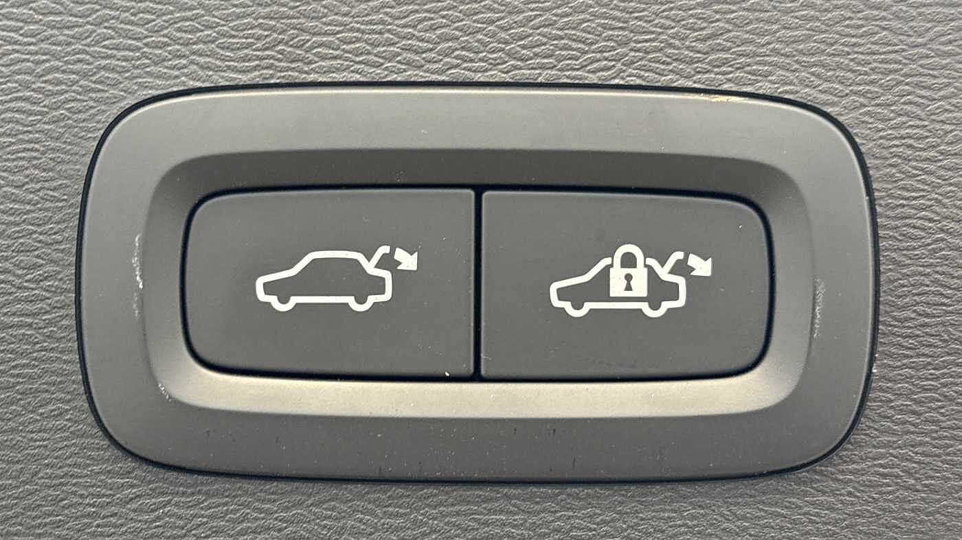 Used Volvo XC40 2025 for sale - 76796383: Photo 18