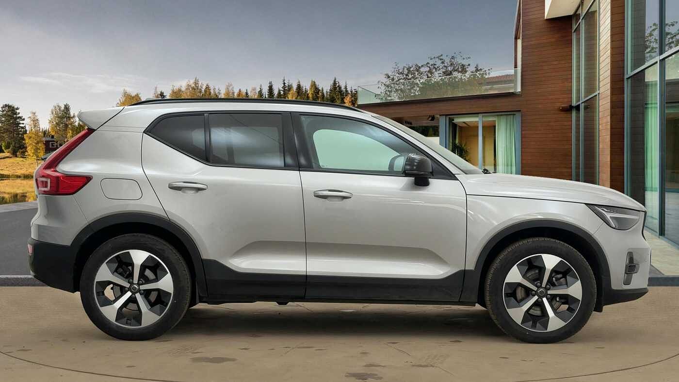 Used Volvo XC40 2025 for sale - 76796383: Photo 2