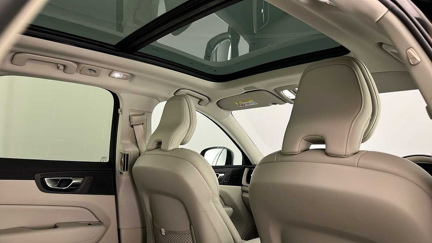 Used Volvo XC60 2022 for sale - 76630264: Photo 32