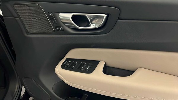Used Volvo XC60 2025 for sale - 76312375: Photo 32