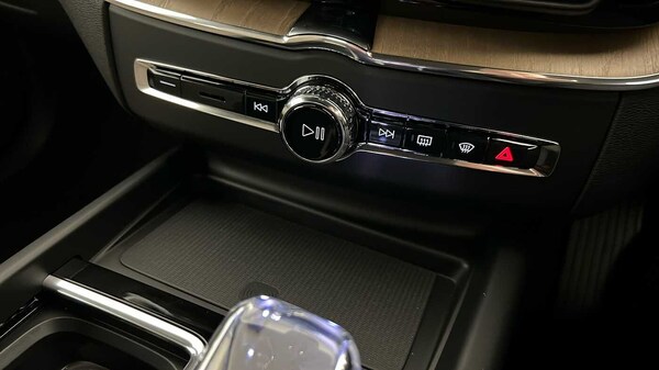 Used Volvo XC60 2025 for sale - 76312375: Photo 43
